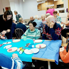 Relaks połączony z arteterapią. Warsztaty dla seniorów