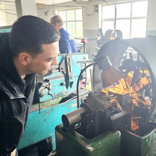 Wycieczka przedmiotowa. Uczniowie w bydgoskim zakładzie