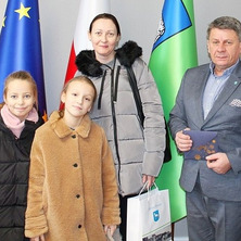 Dzieci przybyły z życzeniami. Z wizytą u burmistrza