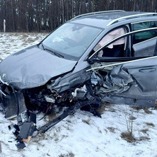 Zderzenie trzech samochodów. Aktywował się system eCall