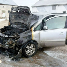 Pożar Opla. Akcja gaśnicza w garażu