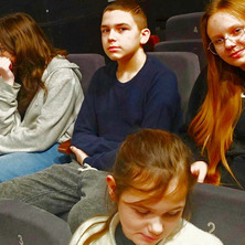 Wyjazd do teatru. Wartościowy czas spędzony ze sztuką