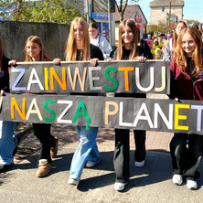 Barwny korowód. Wspólne świętowanie Dnia Ziemi