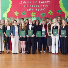 Pożegnanie klas piątych. Uroczyste wręczenie świadectw
