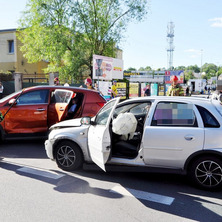 Zderzenie dwóch osobówek. Popołudniowe działania służb