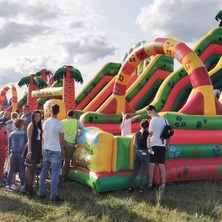 Najmłodsi bawili się świetnie! Dmuchany Park Rozrywki weekendową atrakcją